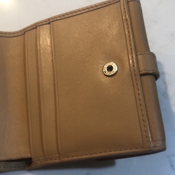 Coach leather wallet yellow and brown inside - Picture 4 of 5